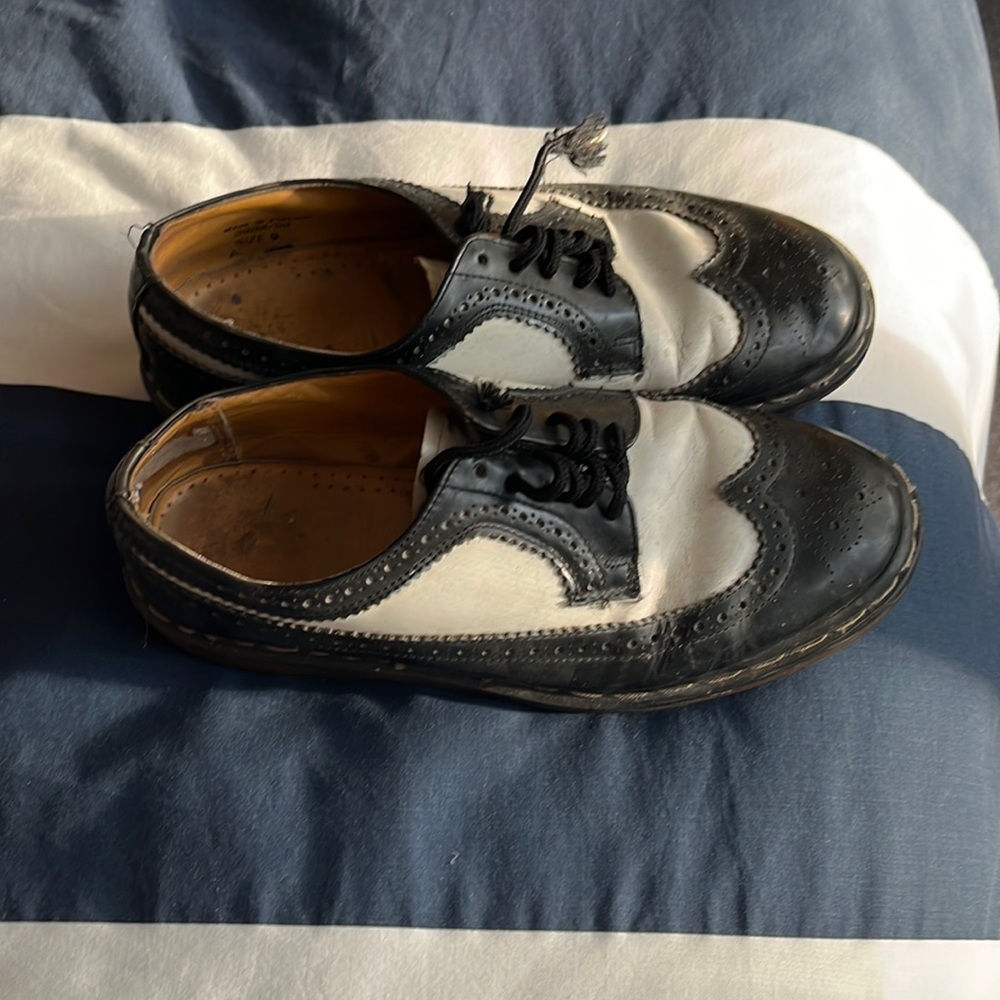 Authentic vintage 90s Dr. Martens oxfords